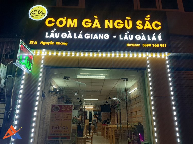 Biển quảng cáo của hàng mẫu C07